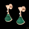 Anpassad design ODM OEM 18 kt rose gold earring set with malachite elements and round brilliant-cut diamonds.