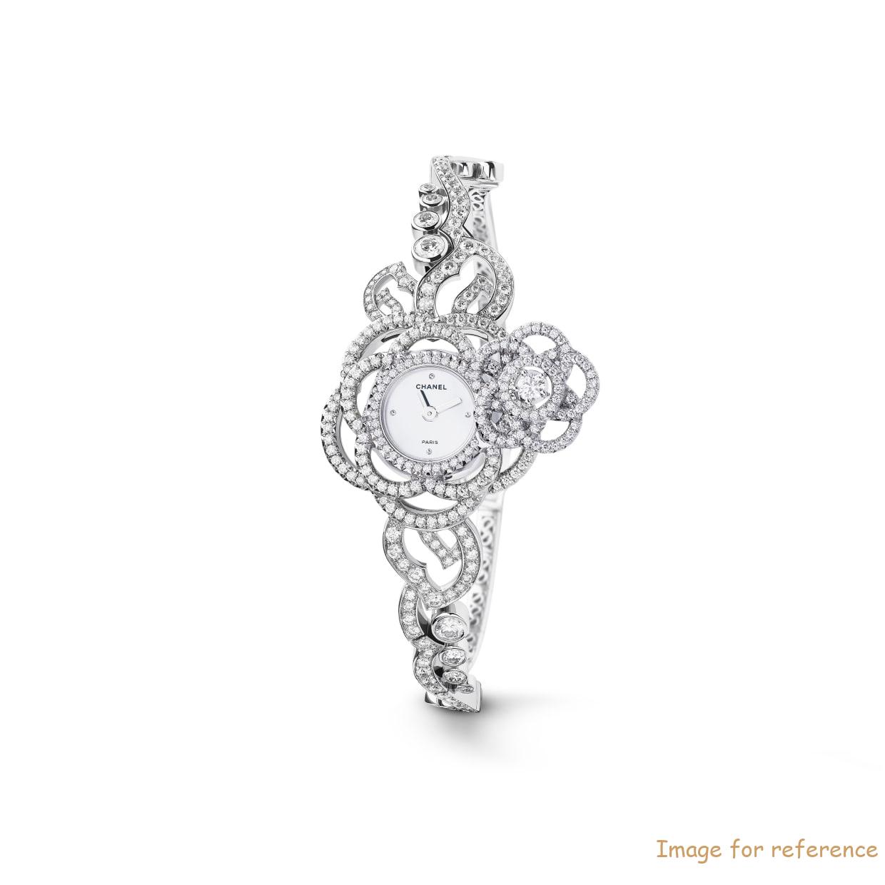 OEM bracelet is made of 925 sterling silver and plated gold OEM bracelet is made of 925 sterling silver and plated gold